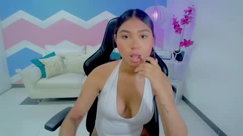 mayli_marie online show from May 1, 2026, 8:46 pm