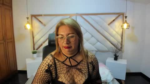 Mailyn online show from February 28, 2025, 11:23 pm