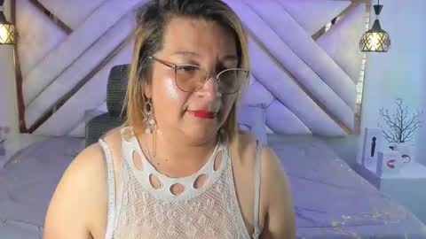 Mailyn online show from September 12, 2025, 7:58 pm