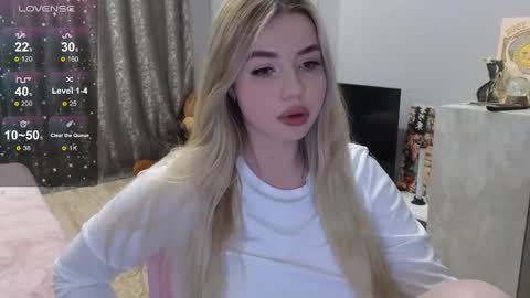 Snapshot of maymallorie chatting on January 29, 2025, 1:49 pm may online show from January 29, 2025, 1:49 pm