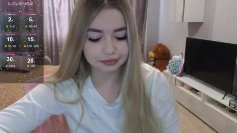 Snapshot of maymallorie chatting on February 14, 2025, 10:59 am may online show from February 14, 2025, 10:59 am