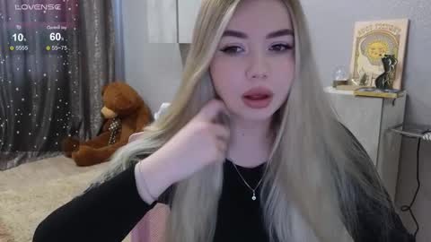 Snapshot of maymallorie chatting on March 4, 2025, 5:00 am may online show from March 4, 2025, 5:00 am