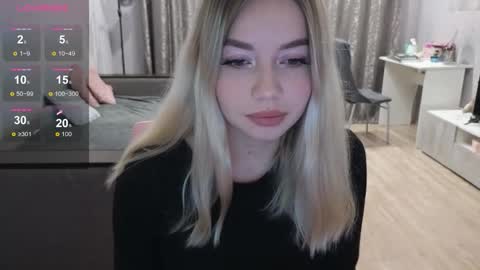 Snapshot of maymallorie chatting on September 11, 2025, 8:09 pm may online show from September 11, 2025, 8:09 pm