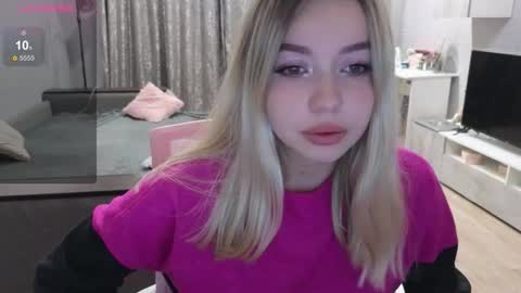 Snapshot of maymallorie chatting on September 14, 2025, 2:00 am may online show from September 14, 2025, 2:00 am