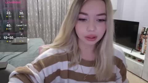 Snapshot of maymallorie chatting on September 16, 2025, 6:20 pm may online show from September 16, 2025, 6:20 pm