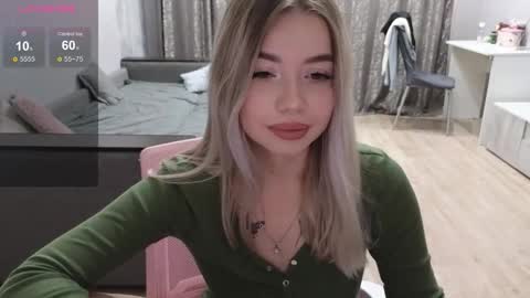 Snapshot of maymallorie chatting on October 21, 2025, 11:05 pm may online show from October 21, 2025, 11:05 pm