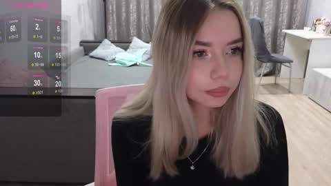 Snapshot of maymallorie chatting on October 23, 2025, 9:57 pm may online show from October 23, 2025, 9:57 pm