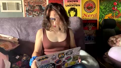 diana doll online show from December 6, 2024, 4:49 pm