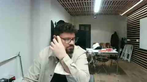 maythe4bwu online show from February 1, 2026, 10:19 pm