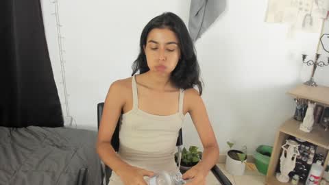 Snapshot of mazikeen_18 chatting on December 9, 2024, 12:19 pm mazikeen_18 online show from December 9, 2024, 12:19 pm