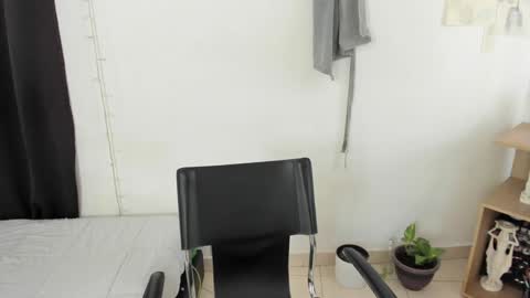 Snapshot of mazikeen_18 chatting on January 6, 2025, 4:23 pm mazikeen_18 online show from January 6, 2025, 4:23 pm