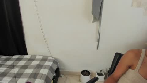 Snapshot of mazikeen_18 chatting on February 3, 2025, 3:38 pm mazikeen_18 online show from February 3, 2025, 3:38 pm