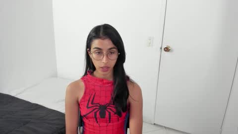 mazikeen_18 online show from November 24, 2025, 1:11 pm