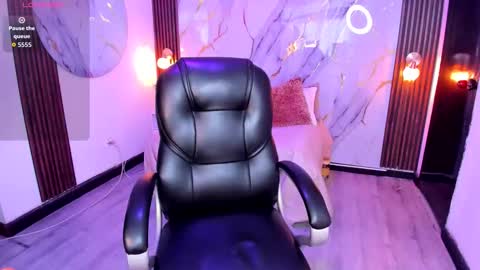 Snapshot of mazismithx chatting on October 24, 2025, 2:13 pm Camila online show from October 24, 2025, 2:13 pm