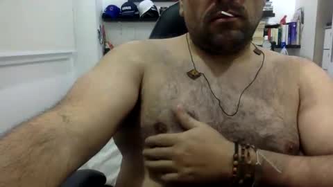 Snapshot of mbotve chatting on November 1, 2025, 10:45 pm VzlaMan online show from November 1, 2025, 10:45 pm