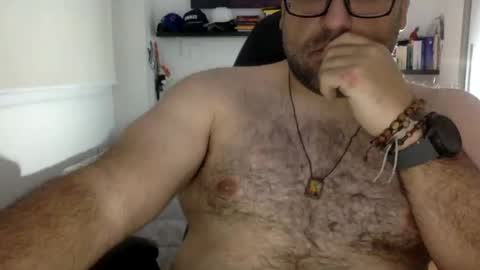 Snapshot of mbotve chatting on November 4, 2025, 4:44 am VzlaMan online show from November 4, 2025, 4:44 am