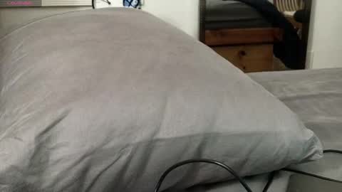 Snapshot of mcload1 chatting on October 9, 2025, 5:49 am McLoad1 online show from October 9, 2025, 5:49 am