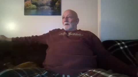 mdane99 online show from December 22, 2024, 4:06 am