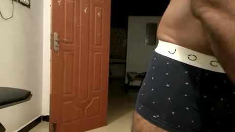 me_hai12 online show from November 28, 2025, 12:30 pm