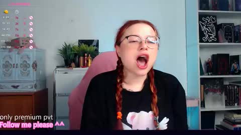 Snapshot of me_hanna chatting on November 6, 2025, 10:21 pm Hanna online show from November 6, 2025, 10:21 pm