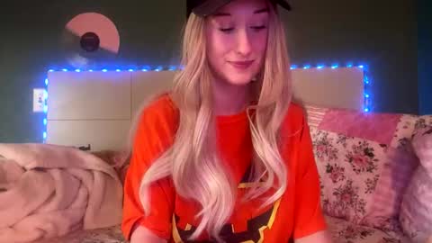 meadowmoon3 online show from March 26, 2026, 12:06 am