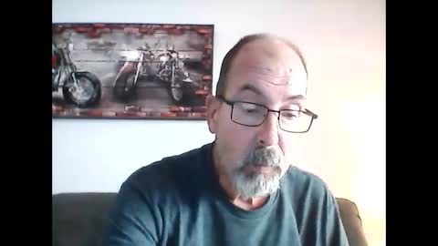 Snapshot of meathome3 chatting on December 6, 2024, 4:06 pm me at home online show from December 6, 2024, 4:06 pm