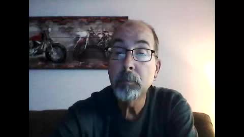 Snapshot of meathome3 chatting on December 8, 2024, 3:35 pm me at home online show from December 8, 2024, 3:35 pm