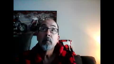 Snapshot of meathome3 chatting on January 4, 2025, 4:32 pm me at home online show from January 4, 2025, 4:32 pm