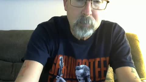 Snapshot of meathome3 chatting on January 29, 2025, 1:49 pm me at home online show from January 29, 2025, 1:49 pm