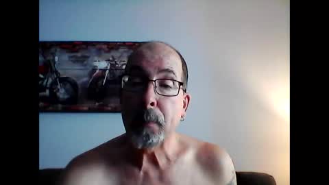 Snapshot of meathome3 chatting on February 20, 2025, 3:41 pm me at home online show from February 20, 2025, 3:41 pm