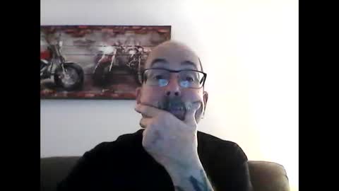 Snapshot of meathome3 chatting on February 21, 2025, 10:26 pm me at home online show from February 21, 2025, 10:26 pm