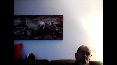 Snapshot of meathome3 chatting on September 21, 2025, 11:28 pm me at home online show from September 21, 2025, 11:28 pm