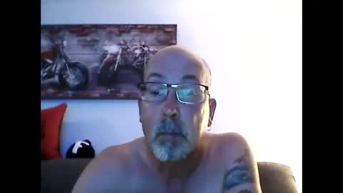 Snapshot of meathome3 chatting on September 27, 2025, 1:54 am me at home online show from September 27, 2025, 1:54 am