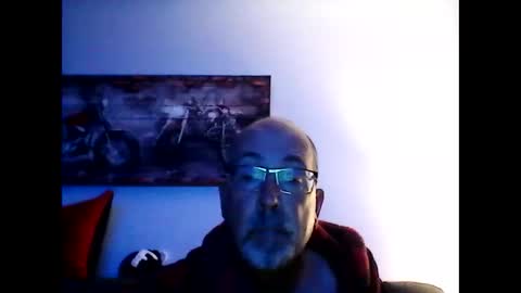 Snapshot of meathome3 chatting on October 6, 2025, 10:12 am me at home online show from October 6, 2025, 10:12 am