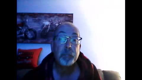 Snapshot of meathome3 chatting on October 17, 2025, 9:56 am me at home online show from October 17, 2025, 9:56 am