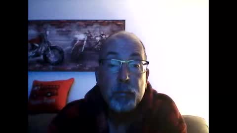 Snapshot of meathome3 chatting on October 23, 2025, 10:03 am me at home online show from October 23, 2025, 10:03 am