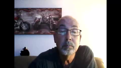 Snapshot of meathome3 chatting on October 25, 2025, 12:02 pm me at home online show from October 25, 2025, 12:02 pm