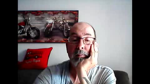 me at home online show from May 10, 2026, 12:32 pm