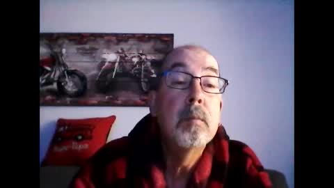 me at home online show from May 17, 2026, 11:17 am