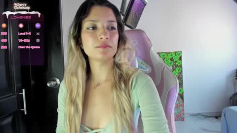 Snapshot of meduza_sexy_caramel chatting on December 28, 2024, 2:42 pm Baio online show from December 28, 2024, 2:42 pm