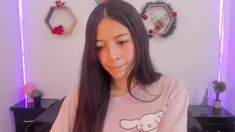 Snapshot of meelanny_ds chatting on December 23, 2024, 4:55 am online show from December 23, 2024, 4:55 am