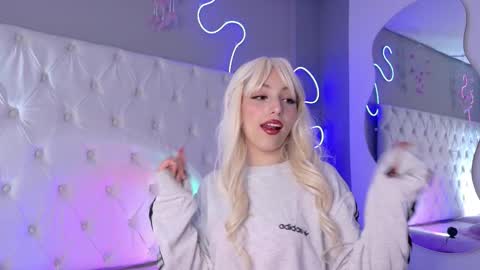 Megan  online show from September 22, 2025, 4:14 am