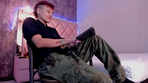 Snapshot of megan_and_clohe chatting on January 28, 2025, 7:53 pm M E G A N online show from January 28, 2025, 7:53 pm