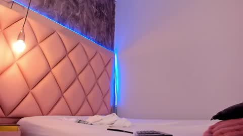 Snapshot of megan_and_clohe chatting on February 28, 2025, 1:37 am M E G A N online show from February 28, 2025, 1:37 am