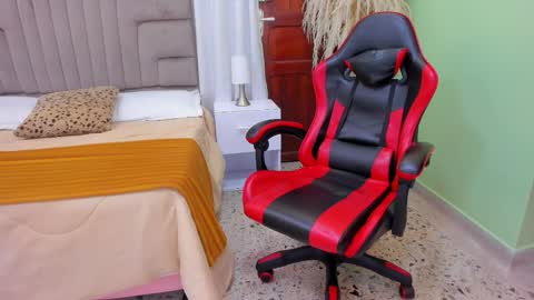 Snapshot of megan_angie chatting on February 23, 2026, 3:15 am Megan Angie online show from February 23, 2026, 3:15 am