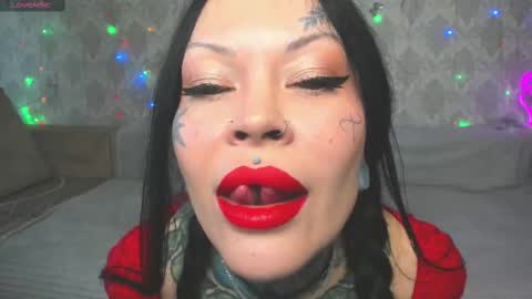 Helena Tuman online show from March 7, 2025, 9:07 am