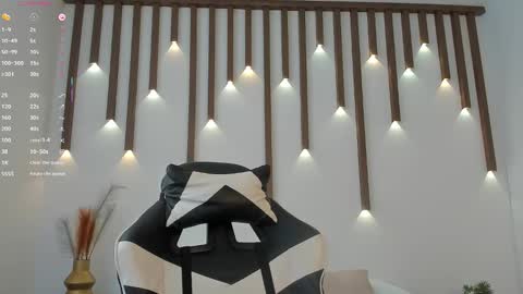 MEGAN COOPER online show from January 5, 2026, 7:06 pm