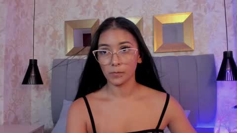 Carolina Paez online show from December 13, 2024, 10:45 pm