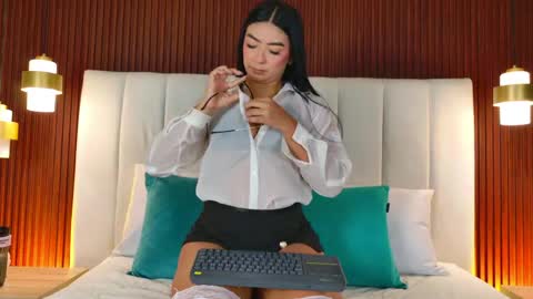 Snapshot of megan_cruzgb chatting on May 19, 2026, 12:33 pm Carolina Paez online show from May 19, 2026, 12:33 pm