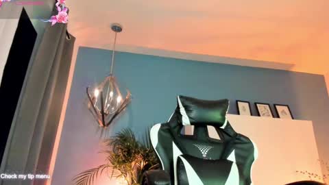 Snapshot of megan_inked_ chatting on October 1, 2025, 3:01 am online show from October 1, 2025, 3:01 am